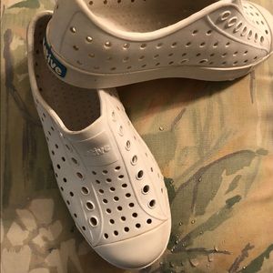 Native Jefferson White Water Shoes C13